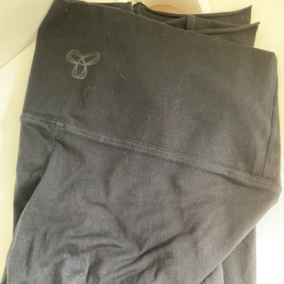 black TNA leggings